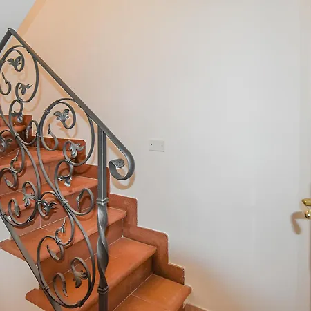 Sophia By Nicola Real Estate * Corsanico-Bargecchia