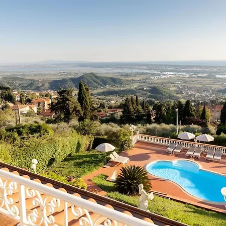 Sophia By Nicola Real Estate * Corsanico-Bargecchia